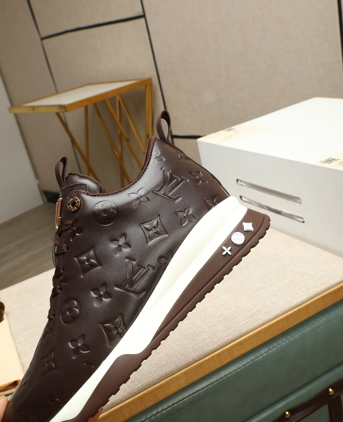 Men's shoes 💰520 📛📛【LOUIS VUITTON】Louis Vuitton official website synchronized new products 👟Milan fashion catwalk style 🇰🇾🇰🇾LV family logo, celebrity style, a must-have for fashionistas ⚠️First-layer calfskin ➕Mesh lining ➕Official website original version special outsole 👞Number 39-44 (38 45 46 customized)